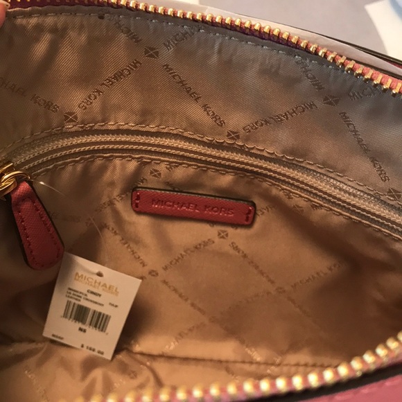 NWT Michael Kors Cindy Dome Pink Saffiano - Picture 5 of 8